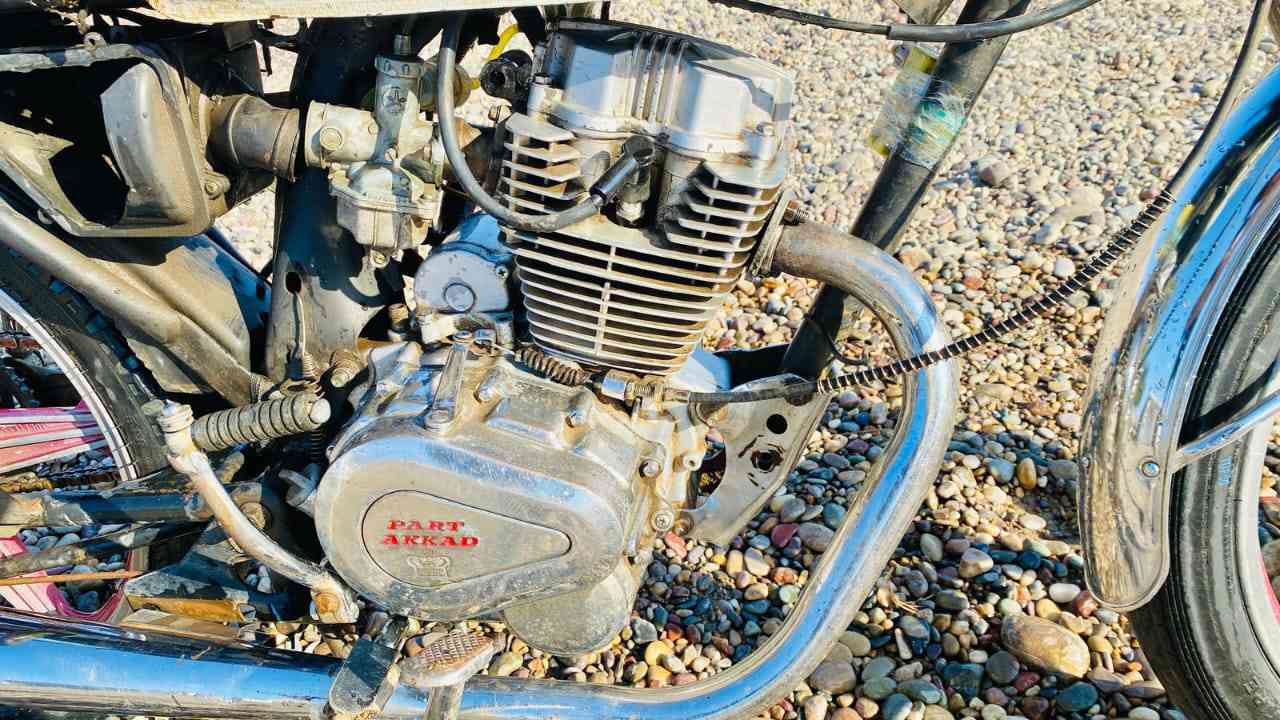 السلام عليكم..
مكلف بلنشر 
موطور بارت  محرك زين 
كهربائيات شغاله 
السعر.. 225 وبي مجال
***********
