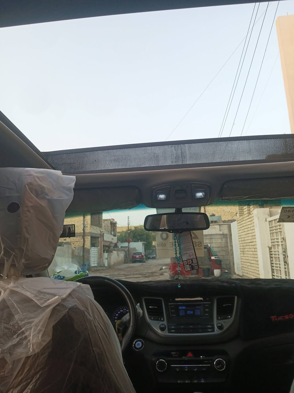 سلام عليكم توسان للبيع موديل 17خليجي فول مواصفات واحد على واحد مكفولة من صبق بيه باب لوره العبري شخط ومرشوش سعر 180وبيهه مجال المكان بغداد ابو غريب رقم تلفون ***********$$$$$***********
