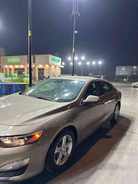 السلام عليكم ،ماليبو 2023 رقم بغداد باسمي 
المواصفات: رادار امامي وحساسات خلفيه ،نقطه عميه ،قطعتين تبريد ،تدفئه كشنات 

مواصفات lt السعر 130 وبيها مجال

السياره بيها 3 قطع صبغ ( البنيد والجاملغ وباب السايق )

السياره مكفوله من الكص 

ماشيه 68 الف وقابل للزياده 

السياره اني الي استوردتها ومصروف عليها وجاهزه من كلشي 

مكان السياره بغداد الرقم ***********
