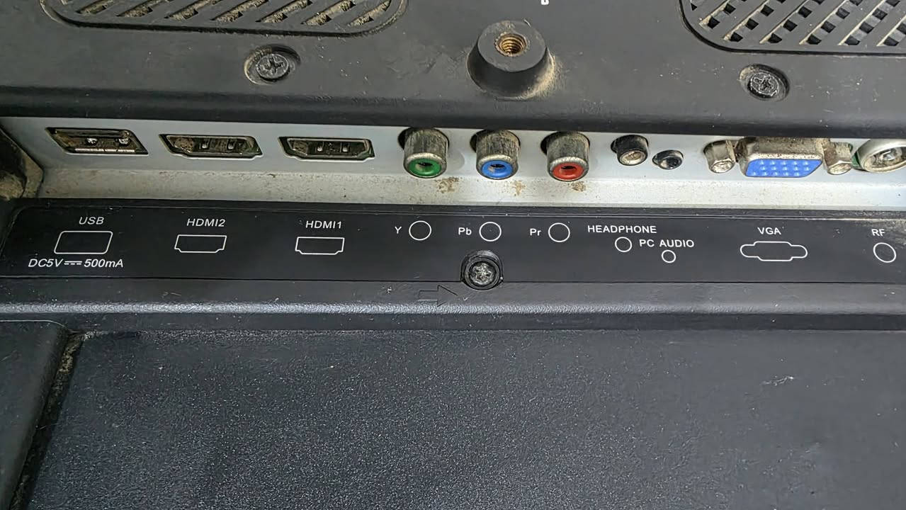 السلام عليكم 
شاشة حجم 32 بيهة كومة منافذ (قديمة و حديثة) 
بيهة AVIN AVOUT VGA HDMI×2 
RF منفذين للصوت و USB 5V
و منفذ ypbpr 
شغالة و وياها الريموت الاصلي 
مشكلتهة تطلع اللوان أخضر بالصور البيضة 
و اصفر بالصور الخضرة و هيج 
سالت محلات على تصليحها 
يكلولي ب15 الى 25 
المهم سعرها ب40 قفل 
توصيل ماكو الهة 
مكاني البصرا المعقل 
اكو فيديوهات للشاشة بالاخير


**إذا كنت صاحب هذا الإعلان وتريد حذفه لأي سبب، رجاءا أرسل رسالة إلى الدعم الفني**
