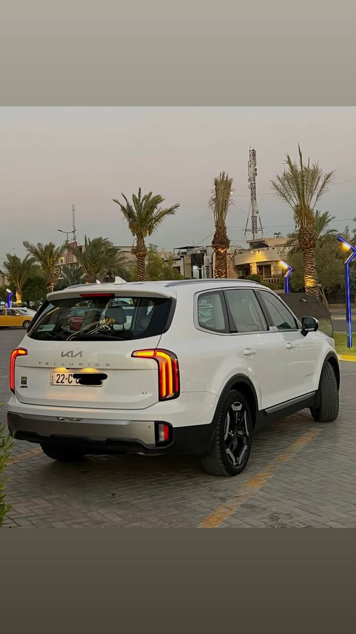 تلورايد
بيع أو مراؤس فقط فقط بلاندكروز 2022وفوك
موديل 2023
احنه مطلعيهه من وكالة اكدال 
مكفوله بدون صبغ 
رقم (اربيل) بأسمي 
ماشيه 65الف حقيقي
المواصفات 
شاشه جبيره
تحكمات ستيرن جهتين
تخم تاير بيرلي
اربع كامرات 
مكانهه العطيفيه او شارع النهر
السعر 355ورقه وبيهه مجال 
الاستفسار
***********
***********
