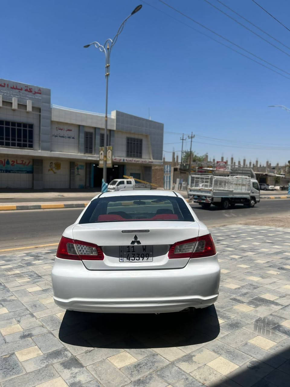 سلام عليكم 
مسيبوشي كلنت ٢٠٠٩ خليجي 
رقم بغداد دولي بأسمي 
مواصفات عاديه ريمونت بل سويج بلادي 
جرص ١٢٠ 
صبغ عام
مكينه وكير جدد مال حاويه 
تبريد ثلج 
صدر أمامي خلفي جديد 
كهربائيات كله شغاله 
للبيع أو مراوس حسب القناعه 
ب٦٨ وبيه مجال 
عنواني صلاح الدين بلد 
***********
