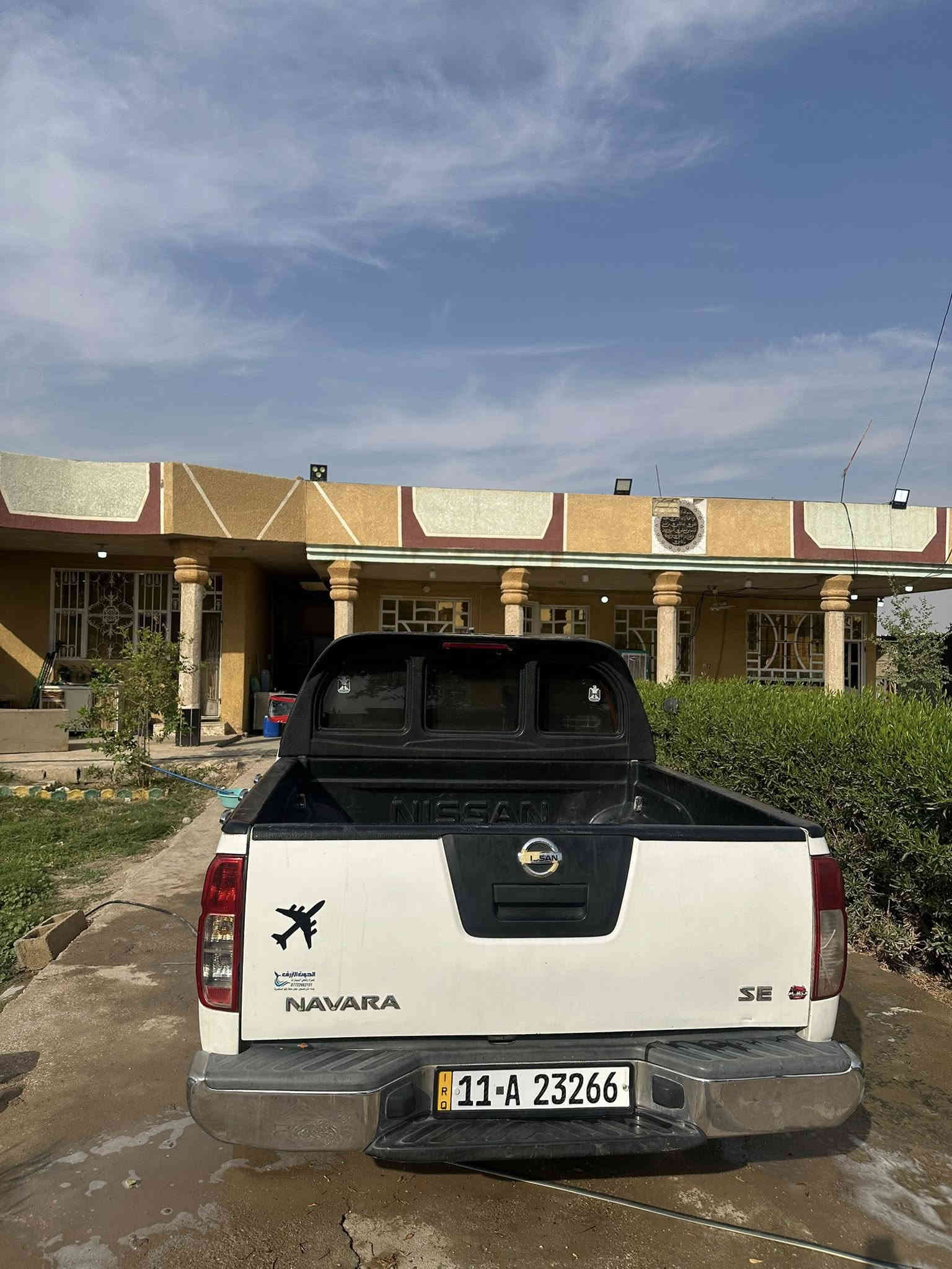 السلام عليكم  نيفارا موديل 2009 رقم بغداد الانكليزي الجديد كير عادي سيارةمستحقة تجفيت بلا تنقيص لا تبخير مجرد صوت بداخل المكينة السياره نظيفة من دواخل من شاصي خير من الله السعر 75وبيها مجال  مكان السيارة بغداد 
 رقم ***********
