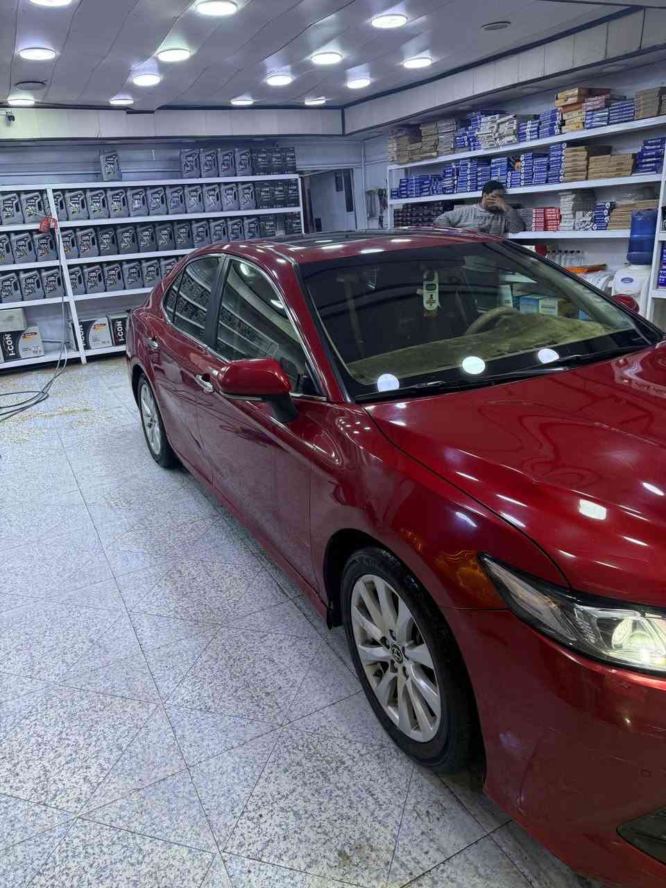 ارخص تويوتا كامري 2019 gle شركة ساز ماكو مثل سعرها رقم سلمانيه با اسمي فوول 1/1 بيها بارد بالابواب والجاملغات الاماميه موضحهن بالصور وبيها الجاملغ الخلفي مرشوش بسبب شخوط سونار بيها مسوي قبل سنه السيارة بيها اضافة منظومة غاز ايطاليه دبل سيفتي ال 50 لتر ب 10 الف يمشي 400 كيلو المواصفات سلايت بصمة دخول ذكي سايد بريك بصمة بردة خلفية مري شفط عندة التقفيل شاشة عطلات حساس امامي خلفي زنون عالي ناصي كشن كهرباء ومغلفات المحرك 2500 تنفس طبيعي يفرق عن الي يجي بالكامري الامريكي والكير Atf
نقوصاتها تصليح الدعاميات الاماميه والخلفيه فقط ودرع محرك هم تعبان 
السعر 180 وبيها مجال ولا يجي احد ويكلي ليش مسوي اضافة وشادلها غاز كل السيارات من السايبا الي ما تصرف لل 8 سلندر دا ايشدولهن علمود الاوكتان ويخلص من دوخة المحسن 
*********** بي وات ساب بغداد, العراق
