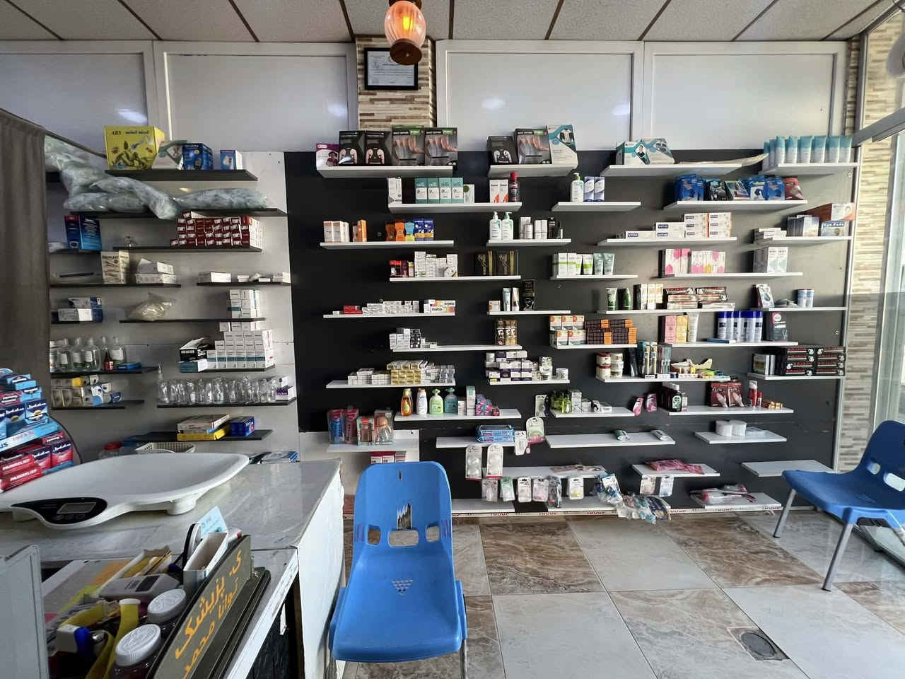 ئەم ڕەفانەم هەیە زۆر جوانە تایبەت بەصیدەلیە یان دووکانی کۆزمەتیک  ناونیشان سلێمانی 

***********
