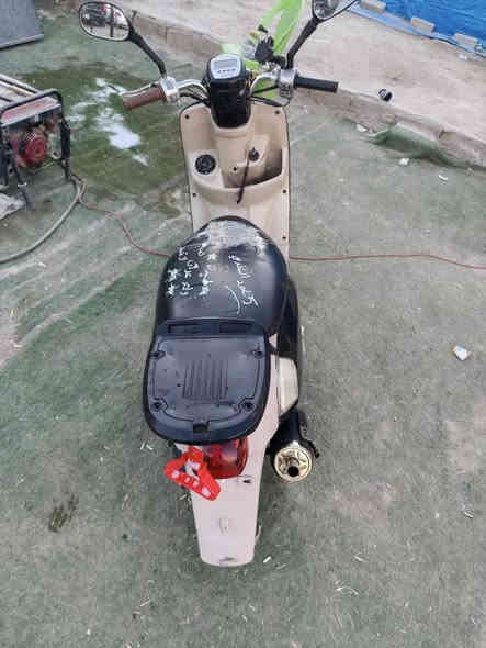 سلام عليكم ((للبيع)) أو مراوس
بوليس نوزل 
مزوده بل كامل 55
صالحه رياضي sc
زوج وياله جديد
كهربائيات شغاله
مكينه مكفوله ما مفتوحه علكد التزويد 
باقي التفاصيل واتس واتصال***********
