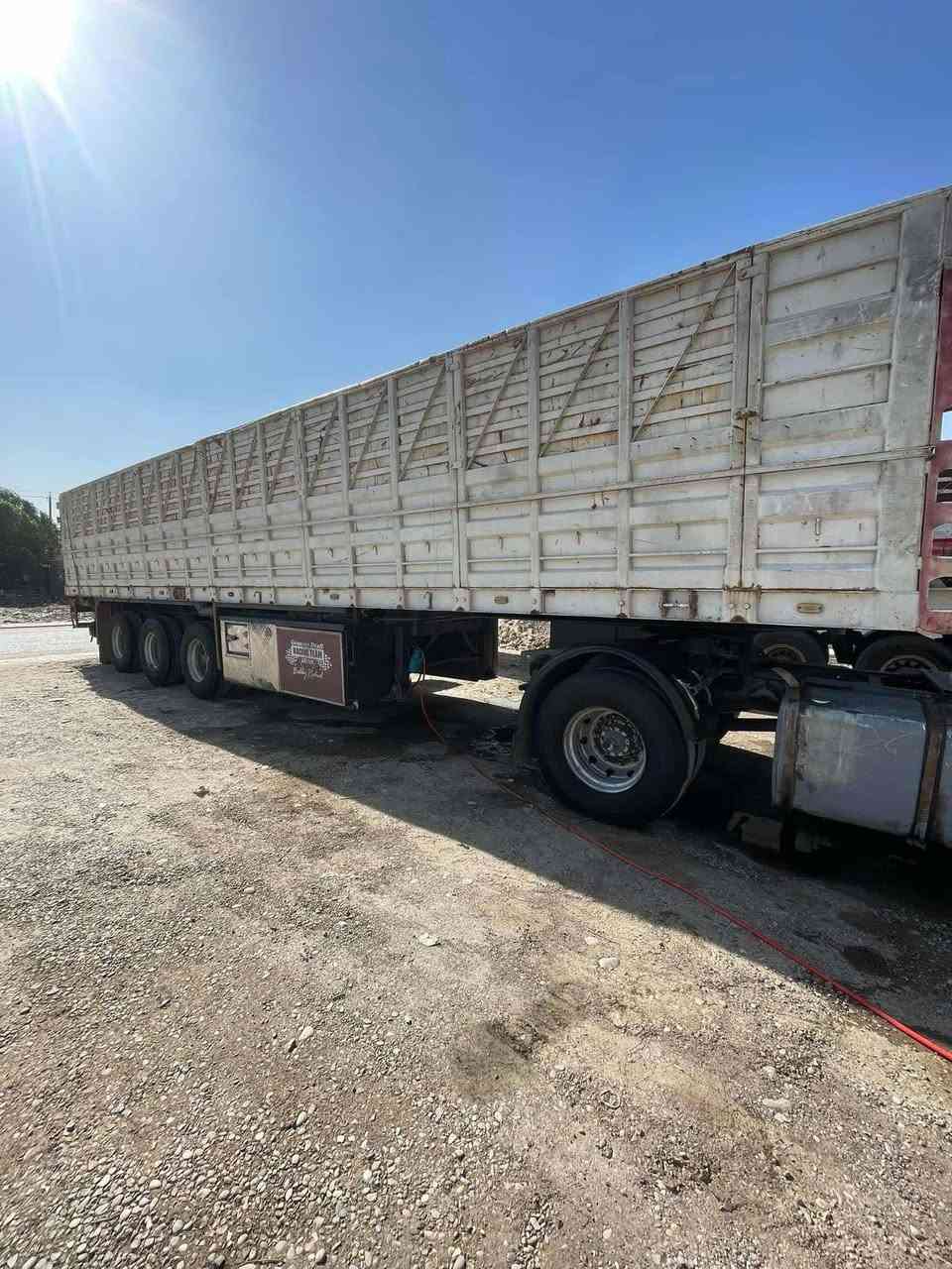 سلام عليكم للبيع عربانه بلوم 3 محاور 14 مربع  مكان بغداد  السعر115 وبيها مجال للاستفسار اتصل ***********
