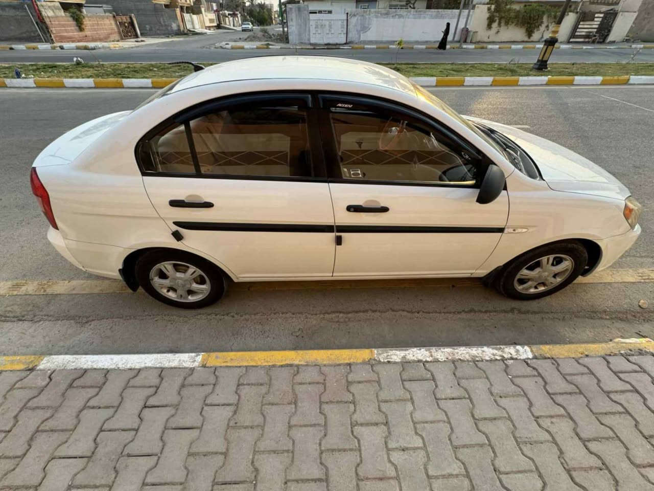 ((للبيع
اكسنت 2009 خليجي سياره جاهزه كل نقص مابيها 
سونارها موجود رقم الدولي تحويل ثاني يوم السعر 95 وبي مجال 
لللاستفسار اكثر اتصل ***********
