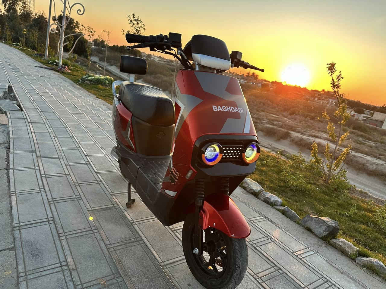 للبيع دراجه شحن نوع سكنس موديل ٢٥  نضام ٤ سرع
نضام R. رجوع للخلف 
لايت عالي +. ناصي. +سكن 
اشاير يمنه +    يسره.  +.  دبل اشاره 
بريكات دهن هايدروليك  خلفي + امامي 
السعر ٤٥٠ وبيه مجال  
العنوان ابو غريب الزيتون  
الهاتف.  ***********
واتساب.  ***********
