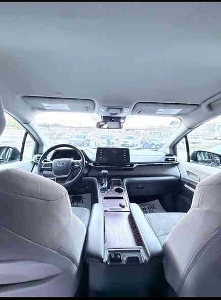 السلام عليكم
تيوتا سينا 2021 LE
حادث خفيف كلش بدون دواخل. 
محرك 2500هايبرد 
المسافة المقطوعة 87mil 
8راكب 
صور الحادث موجودة بالمنشور 
الرقم بغداد بإسمي تحويل مباشر 
سيارة جديده جدا سعرها مناسب بلعافيه ع الياخذها 

للإستفسار ***********
