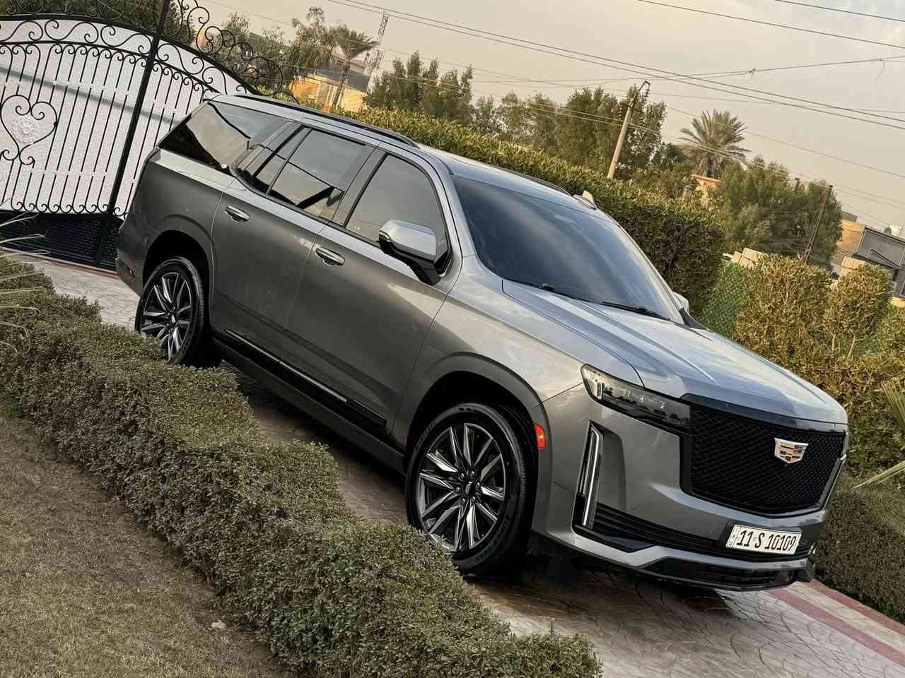 سلام عليكم
كاديلاك اسكاليد 2021  

خليجي السيارة وكالة المنصور 

ملاحظة السيارة مغلفة (ppf) عشر سنوات 

رقم بغداد مميز وبسمي 

المواصفات 

تشغيل عن بعد 

36 سماعة 

‏‎5 كاميرات

‏‎5 بصمات

فور ويل

كشن رجاج 

دوسات كهرباء 

داتا شو 

بانوراما 

لايت زنون عالي ناصي ٥ عدسات

‏‎4 شاشات بالدشبول والسقف والكشنات

تحكم بريك 

رادار تحديد مسار

رادار خلفي

رادار امامي 

رادار جانبي 

كشن تدفئة وتبريد سايق وراكب

كشنات خلفية تدفئة

مري شفط 

اشارة بداخل المراية

كشنات جلد 

كشنات خلفية منفصل VIP

علامة كاديلاك ضوئية بالدعامية الخلفية

الكشنات كهرباء 

ذاكرة ميموري ستيرن وكشن

ويل ٢٢ بلادي 

بااختصار السيارة فول للاخير 

وبالعافية الي تكون من نصيبة

***********
