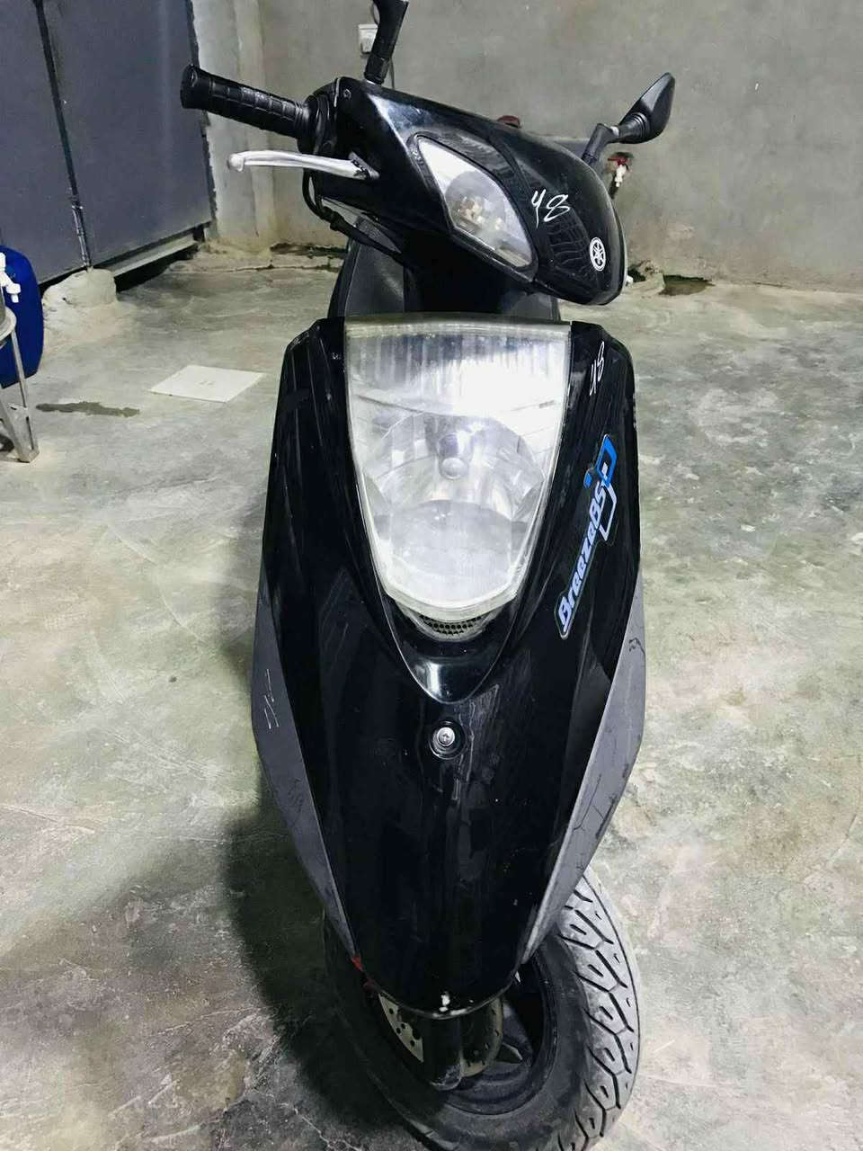 السلام عليكم دراجه بريز ياباني مختمه كله كامله مكمله
نقصه بس باتري نكره سلف باي وقت ترايه وين ميعجبك اطلع بيه 
سعره 600 الف 
مكاني شهربان المقداديه ***********
