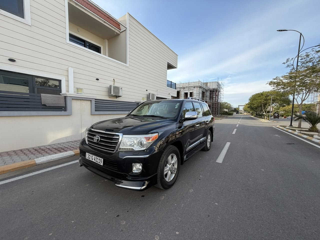 السلام عليكم للبيع لاندكروز 2013 فطيم ماشيه 222 الف مكفول البدي من الصبغ ربع دعاميه امامي وخلي صبغ فقط وبيه 3 مكانات بارد ع كد اقل الشبر والباقي مكفول عام من كلشي من كير مكينه حداديه وداخل جديد رقم وسنويه كله جديد/ مواصفات / سلات / كراسي جلد وكهرباء داخل بيجي مطعم بصاج/ مكينه 6 سلندر / لات عالي ناصي زنون/ 3 قطع تبريد/ 7 راكب معروفه مواصفات الفطيم السعر 350 وبيه مجال بسيط مكاني بغداد للاستفسار ع الارقام 
***********
***********
