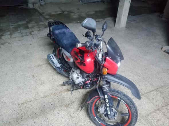 للبيع
بوكسر موديل 2021
رقم بغداد انكليزي
لون احمر 
سنوية جديدة ولوحات جدد 
ماشية قليل استخدام شخصي كاملة من كلشي 
دهن كله امزويل كل 25 يوم ابدله
مكينة مكفولة 
زوج تايرات جدد 
زنجيل جديد
هورن جديد وصوته عالي 
مكان الدراجه فلوجة
السعر 2.250 وبيها مجال 
مليونين وربع وبيها مجال 
***********
***********
