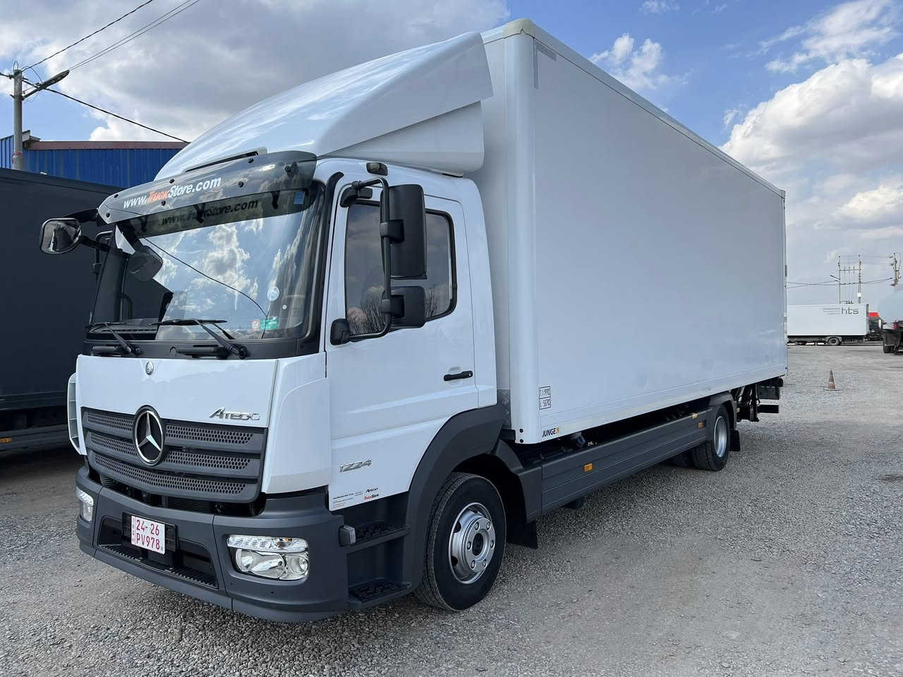 مارسيدس اتيگو 1224 موديل 2019 فول مواسفات سياره سته سلندرسته بورغى قليل ماشى طول بودى 725مترعنوان اربيل قوشته په طريق كركوك موبايل ***********/***********/اسيا ***********
