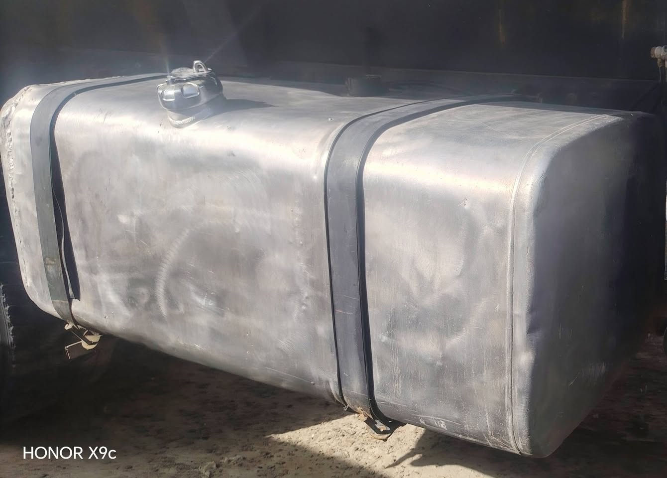 السلام وعليكم تانكي فافون للبيع
***********
***********
