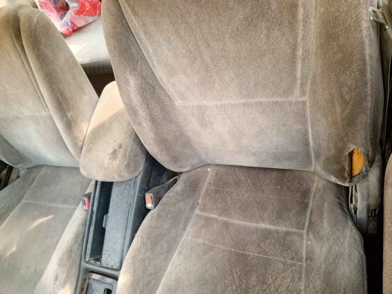 سياره للبيع السعر 16 ورقه بيها مجال قليل مكلف بالنشر رقم الهاتف ***********
