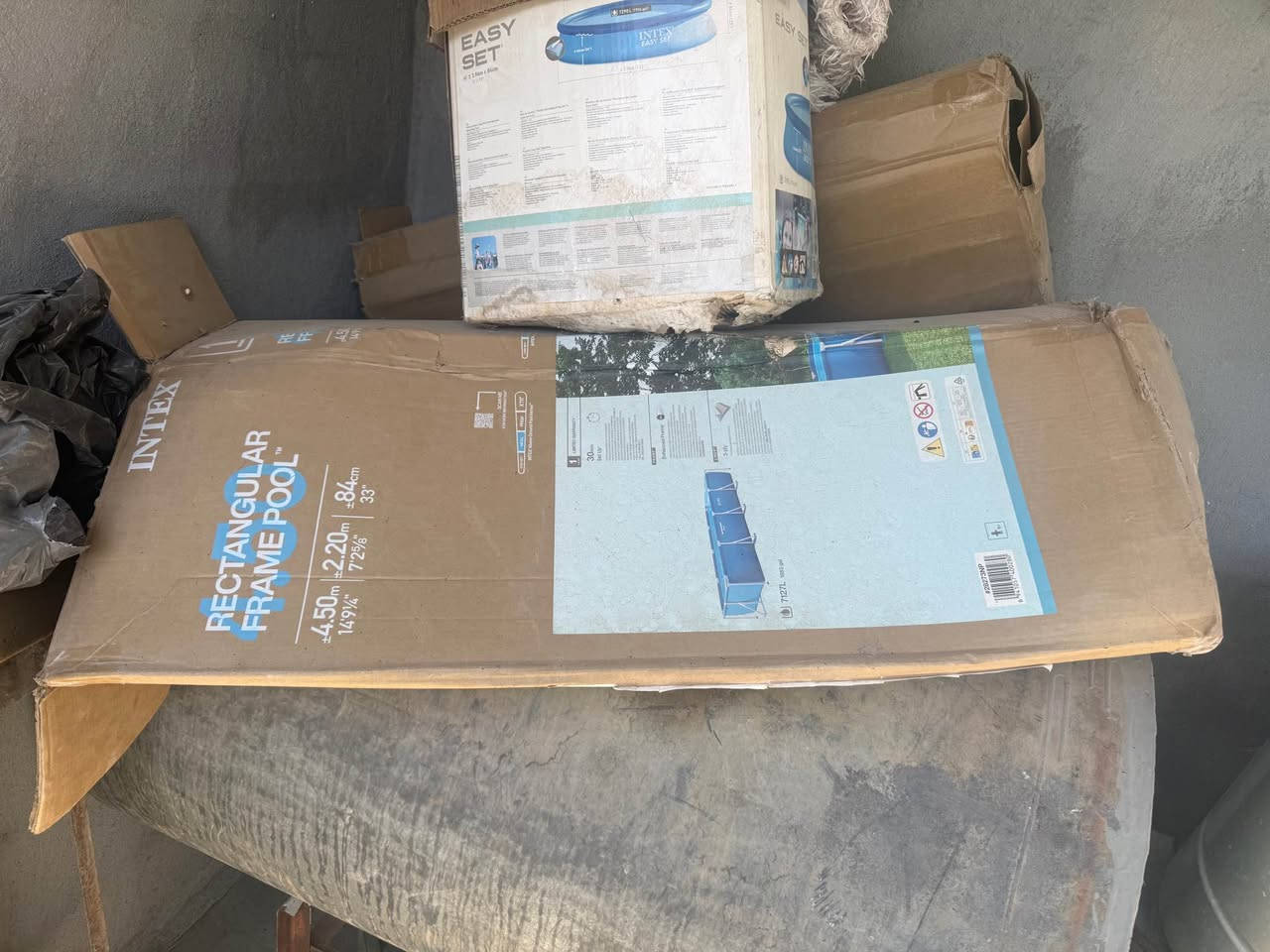 مەزبەحی ماڵان مارکەی intex بە نوێتی بە ٣٥٠ هەزاریە هەمووی یەک هەفتە بەکار هاتووە زۆر خاوێنە نرخی ١٨٠ هەزار و مامەلەیەکی کەم شوێن گەولێر پیرزین ♥️ *********** أربيل, العراق
