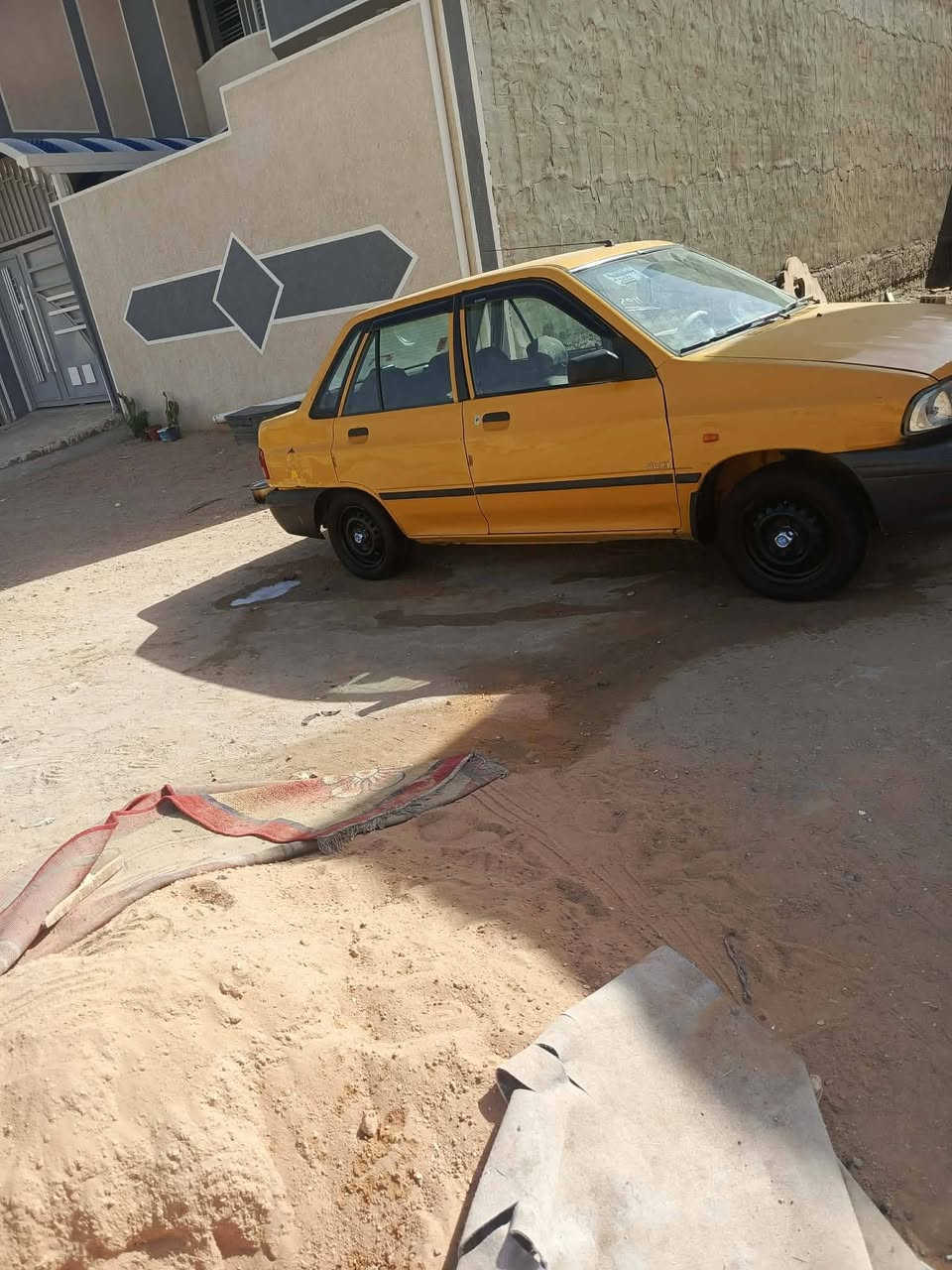 يا الله سايبه للبيع موديل 11 رقم بغداد راعي يريد مداور مصفره هيئه وغرامات السياره جديده مكاني كربلاء  السعر 27وبيهه مجال قليل للتصال ***********
