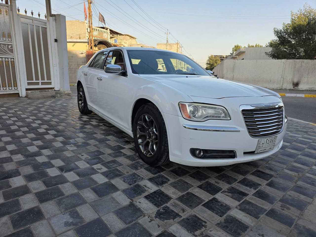 من رخصت الادمن السلام عليكم
اوباما موديل 2013 بسمي تحويل
سنويه مجدده لل2028
وارد امريكي حادث بنيد فقط 
ولباقي مكفول 
فول مواصفات C مكينه 5700 8v
كير عصا  مكفول 
بنوراما فتحتين
داخل اسود
ستيرن كهربائي
شاشه كبيره
كامره خلفيه
خزن ميموري
تبريد تدفئه بالكشن
برده خلفيه
تشغيل عن بعد
مري قلابه
سياره فول مواصفات
للاستفسار اتصل 
مواصفات هواي ماذاكرهن 
السعر 153 قفل  مراوس يرهم 
 ***********
العنوان بغداد
