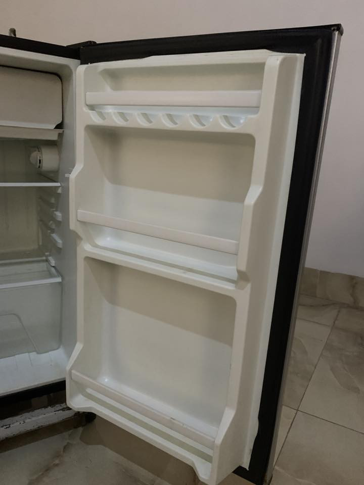 ثلاجة للبيع شغاله سعر ٤٥ الف
ميز تلفزيون ما بيه اي كسر 
عدد ٢ / سعر الواحد ٢٠ الف


**إذا كنت صاحب هذا الإعلان وتريد حذفه لأي سبب، رجاءا أرسل رسالة إلى الدعم الفني**