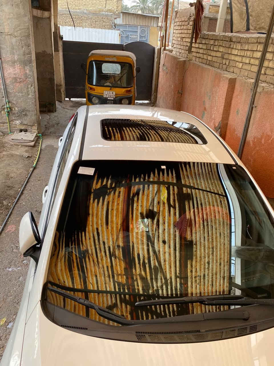 السلام عليكم سياراتو 2014خليجي
محركه 1600
1-فتحه سقف 
2-تحكم ستيرن
3-لد حاجب امامي خلفي 
سياره خير من الله مابيه صبغ السياره فقط بارد  السعر 127وبيها مجال جدا بسيط ترهم مراوس حسب القناعه مكان السياره الشعب شارع الصحه  
سيد غسان ***********
+964 783 311 7181
