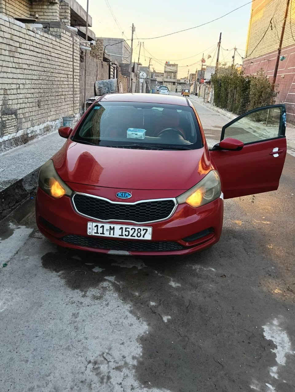 السلام عليكم فورتي 2014 مكينه 2000 وارد امريكي حادثها جاملغ امامي بدون دواخل وبيها مكانات صبغ اثر جراد كير ومكينه لاصرف ولا بخار صدر تايرات تبريد كله جديد السياره جاهزه من كلشي مكانها بغداد السعر 95 وبيها مجال ***********
