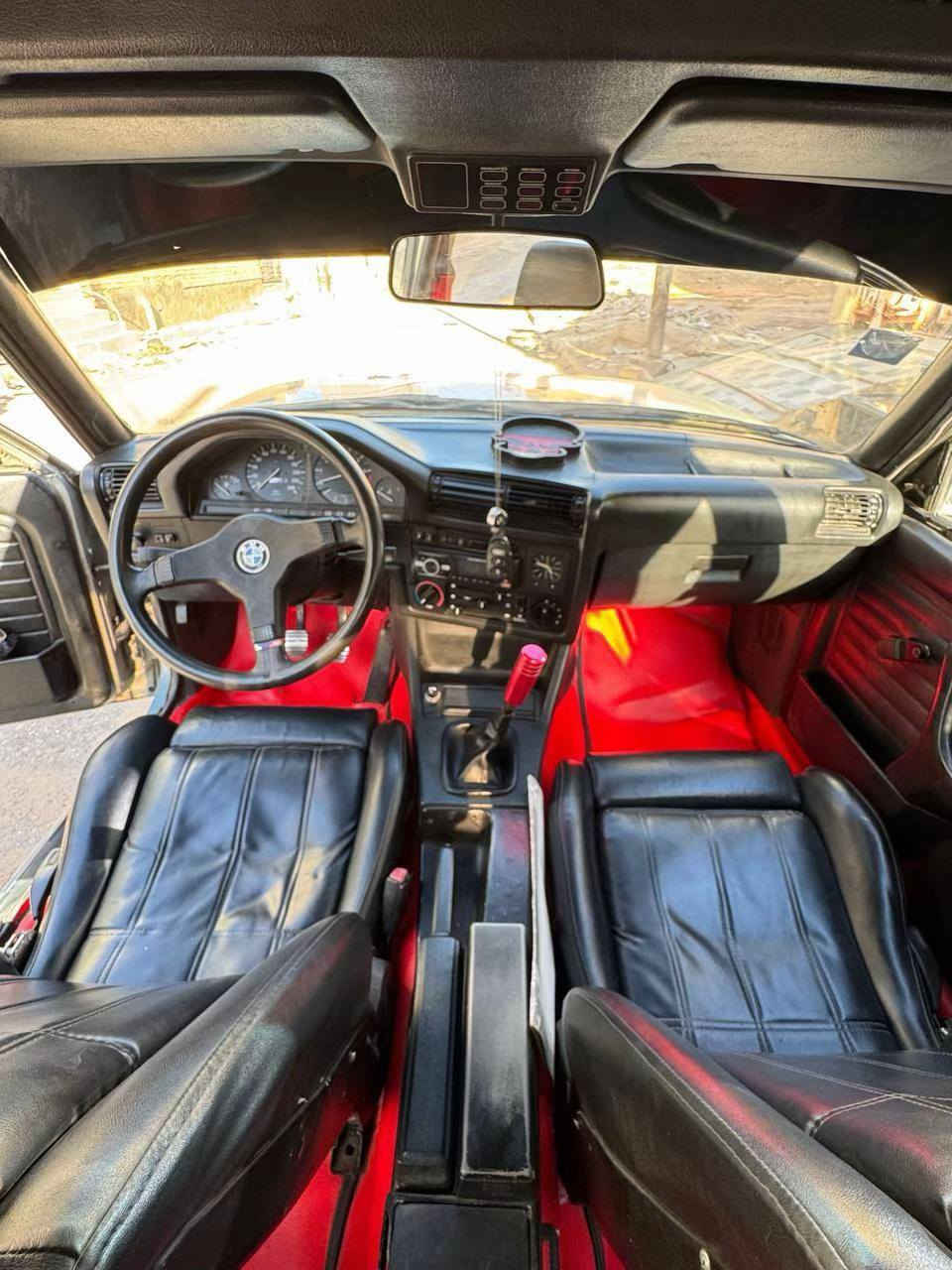 بي ام زعره عليه محرك  مال صكر 28 6V مبرمجه سرعه وباك فاير صالنصه رياضي كهربائيه كير نمره قصيره رياضي سياره ما ناقصه اي شي نضيفه وحلوه بس لان محتاج اريد ابيع سنويته لل29 السعر 45 وبيه مجال الرقم ***********
