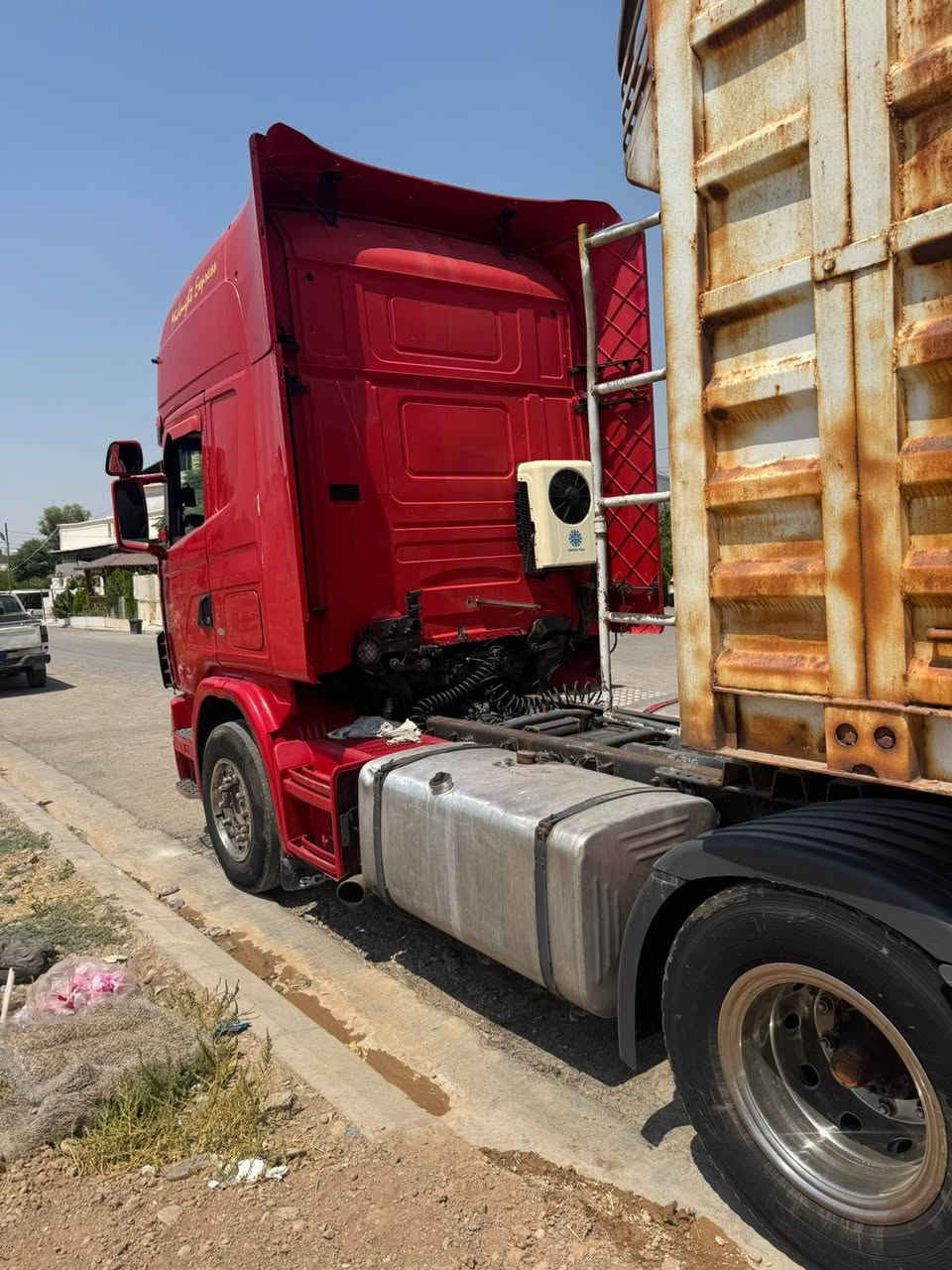 ئیسکانی بۆفڕۆشتن مۆدیل 2004 ریتایدەر تبرید سپلیت تانکی لەسەر ڕەبت تانکی ماموجود مەکینە 480 مەکینە گێر بەشەرت ***********
