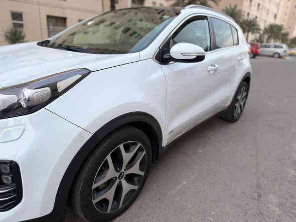 سلام عليكم 
كيا سبورتج Gt Lien موديل 2016موصفات خاصه  اعلى فئه بلسبورتج  خليجيه
  رقم اربيل 
موصفات
محرك 2400gdi
فور ويل درايف ملغي
ارباكات عدد 10
كشنات جلد بيجي 
كشنات تدفئه وتبريد 
كشنات خلفيه تدفئه
ستيرن تدفئه 
ماشيه 150حقيقي 
بصمه ابواب
هاند بريك بصمه 
شاحن لاسلكي
اناره ترحيب 
لايت زنون 
اوتو هولد 
كراسي كهرباء
شاشه اصليه 
نفكيتر 
كامره دواره اصليه 
حساس امامي خلفي 
بلاجكتور رباعي العدسه زنون ابيض 
لد نهاري زنون 
صندوك كهرباء
دركه رياضي gt
مانع نزلاق 
مانع نحدار 
3وضعيات قياده 
فول تحكم ستيرن 
كروس سرعه 
تبريد بيانو 
دمام خلفي 
حساس اطارات 
زراكات لايت
دبل لكزوز 
دشبول اسود خياط 
شفتات ستيرن 
سياره مسويله ادامه كامله 
الحجي السوك كلشي بيه 
تجي تفحص السياره عجبتك اخذه 
ماعجبتك نظيفك والله وياك 
السياره ع الفحص  ( بيه بارد باب خلف الصدر موجود بل الصور )
السعر 182 ورقه وبيه مجال حق الجيه 
للاستفسار 
***********
