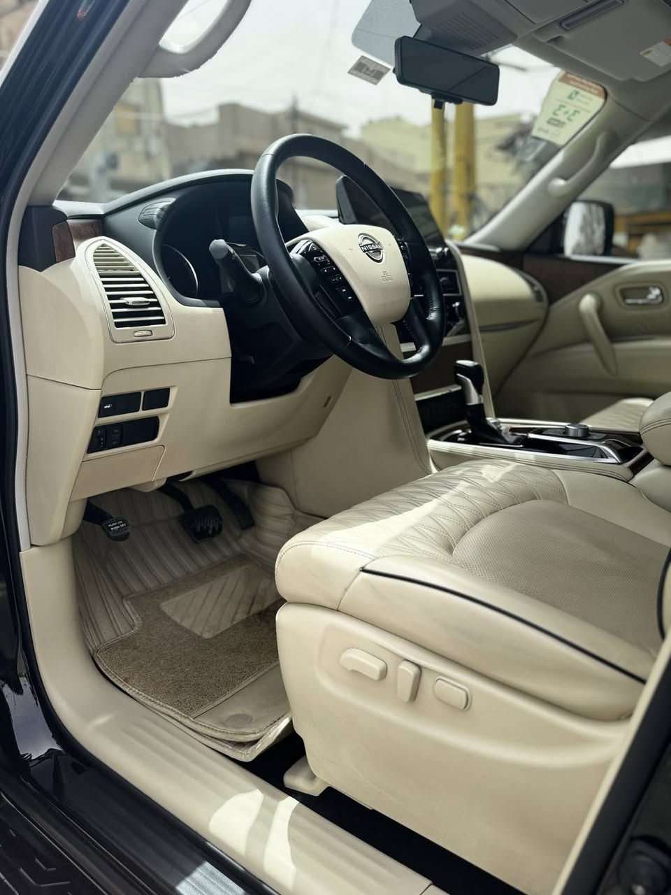 السلام عليكم 
نيسان باترول 🚗🏁
 موديل 24 ماشية 12 الف
ضمان شركة السور 3 سنوات صيانة مجانية
سعر 440$
عنوان السياره البياع 
صاحب السياره ***********
عين الحباري ***********
