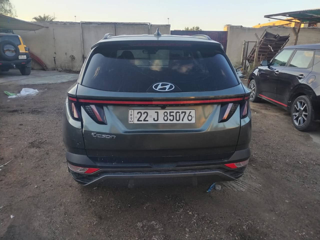 توسان 2022امريكي 
 رقم اربيل صاحبه موجود محرك 2500بصمه حساس امامي او خلفي رادارات شاشه وكامره سياره نضيفه الحادث قبق صندوك صبغ جاملغ او بارد 

ماشيه 46 الف 
 سعرها 180 وبيها مجال بسيط

***********
