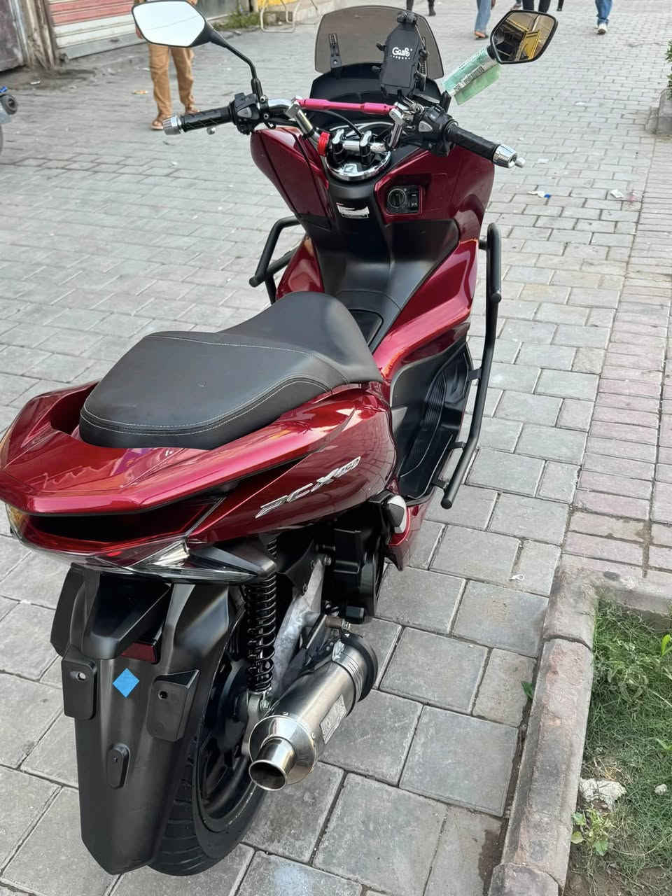 الله مصلي عل محمد واله محمد ( سلام عليكم Pcx جيل ثالث ياباني KF حجم 150  مكفوله كفاله عامه بحالت وكاله ماشيه 23 الف دراجه تتعب تكول جديده مال جناي حساس زدحام حساس ستان كلهه شغال كتلوكات دفتر عده كلهه موجوده. عل صور مزاد مكاني بلديات *********** وبل خير صير من نصيبه قبل 3 شهر من نازله وصل معرض موجود
