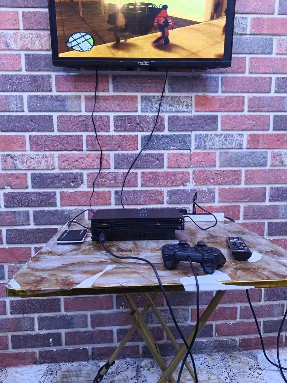 بلي ٢للبيع فلاش ٥٠لعبه كامل الملحقات سعر ٦٠ وبي مجال حك الجيه مكاني الشعب حي البساتين رقم تلفون *********** معلومه الجهاز يشغل اقراص
