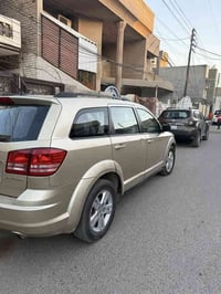 دوج جورني ٢٠١٠ وارد امريكي مكفوله جديده مابيها نقص بدون حادث بس طخه بس...