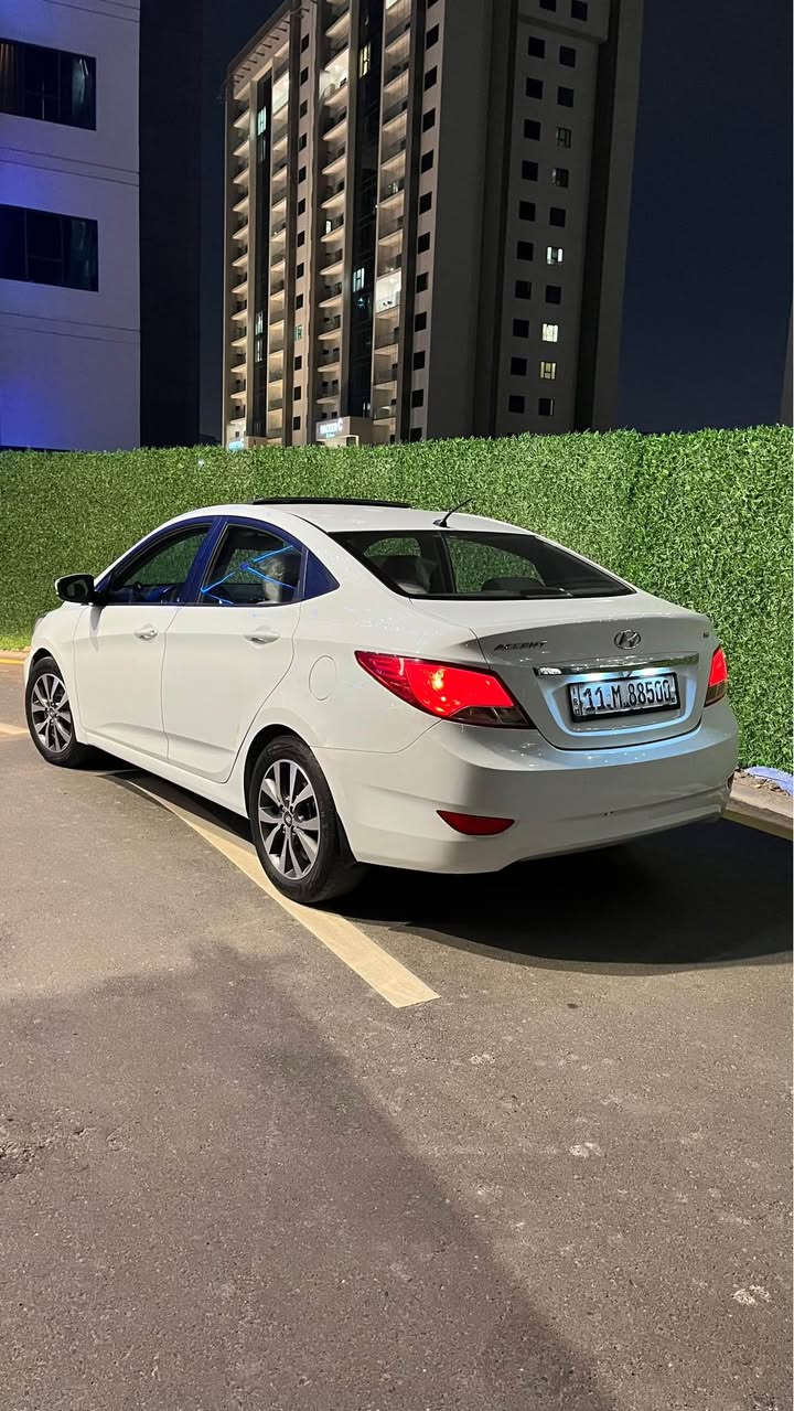 سلام عليكم
للبيع اكسنت 
موديل 2016 
خليجي 
بأسمي هزه ورقم جديد تحويل ثاني يوم
فول مواصفات
 فتحه 
محرك ١٦٠٠ 
ويل كروم 
شاشه 
لايت لد 
بكلايت لد 
5 ويل كب

كفاله كير ومحرك من كلشي
بدون نقص برغي
السياره كفاله عامه من الدعاميه للدعاميه لا تبديل ولا صبغ
بيها بارد شي بسيط وممبين

مكان السياره: بغداد العامريه

السعر: (12000$) يعني 120ورقه وبيها مجال 
للاستفسار: *********** بغداد, العراق
