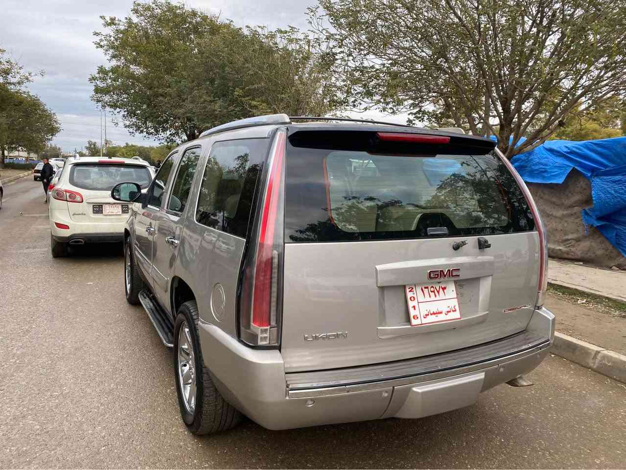 جيمسي دينالي ساق سلايت جلد  كوشن هيتةر فول مواسةفات گيرومةكينةو كارةباي بةشةرت ٢ پارجةي بوياخة لةسةر شوخت  بةگلايتي كراوة بة شكل كاديلاكي موديل بةرز  ويل وتايةي تازةية هةموو گياني بةشةرت ٢٣٠ هةزار روشتوة هةقيقي ناوزةردة  سعري ٨٨ كةميك مةجال .*********** كالار, السليمانية
