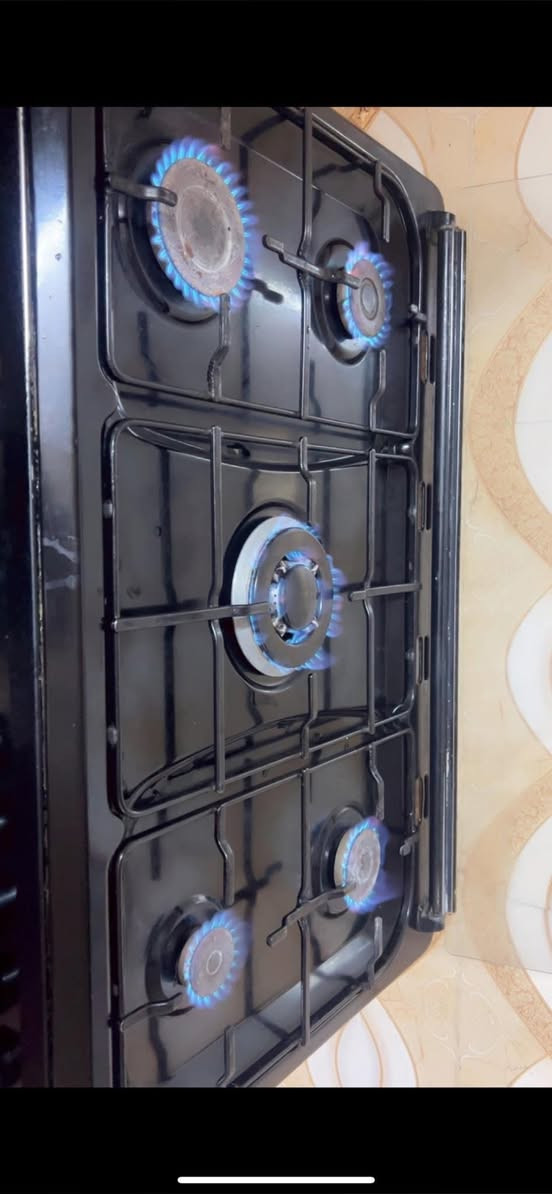 السلام عليكم طباخ للبيع ٥ عيون شغالات وفرن شغال وجامته شفافه بيع مستعجل وسريع سعره كلش مناسب


**إذا كنت صاحب هذا الإعلان وتريد حذفه لأي سبب، رجاءا أرسل رسالة إلى الدعم الفني**