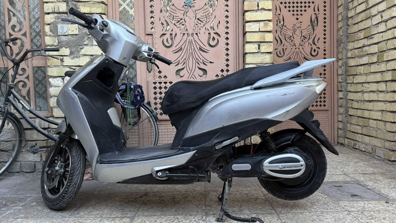 السلام عليكم دراجة شحن للبيع
قدرة الملف: 1200 واط
نوع البطارية: كرافين
حجم البطارية: 23 أمبير/ 72 ڤولت عدد البطاريات: 6
بطاريات
حجم الويل: 12 انج أمامي / 10 انج خلفي الفرامل: دسك أمامي / بنز خلفي
السرعة: 52 كم / ساعة حقيقي
المسافة المقطوعة للشحنة الواحدة: 60-75 كم
Park :نظام
Reverse :نظام


**إذا كنت صاحب هذا الإعلان وتريد حذفه لأي سبب، رجاءا أرسل رسالة إلى الدعم الفني**