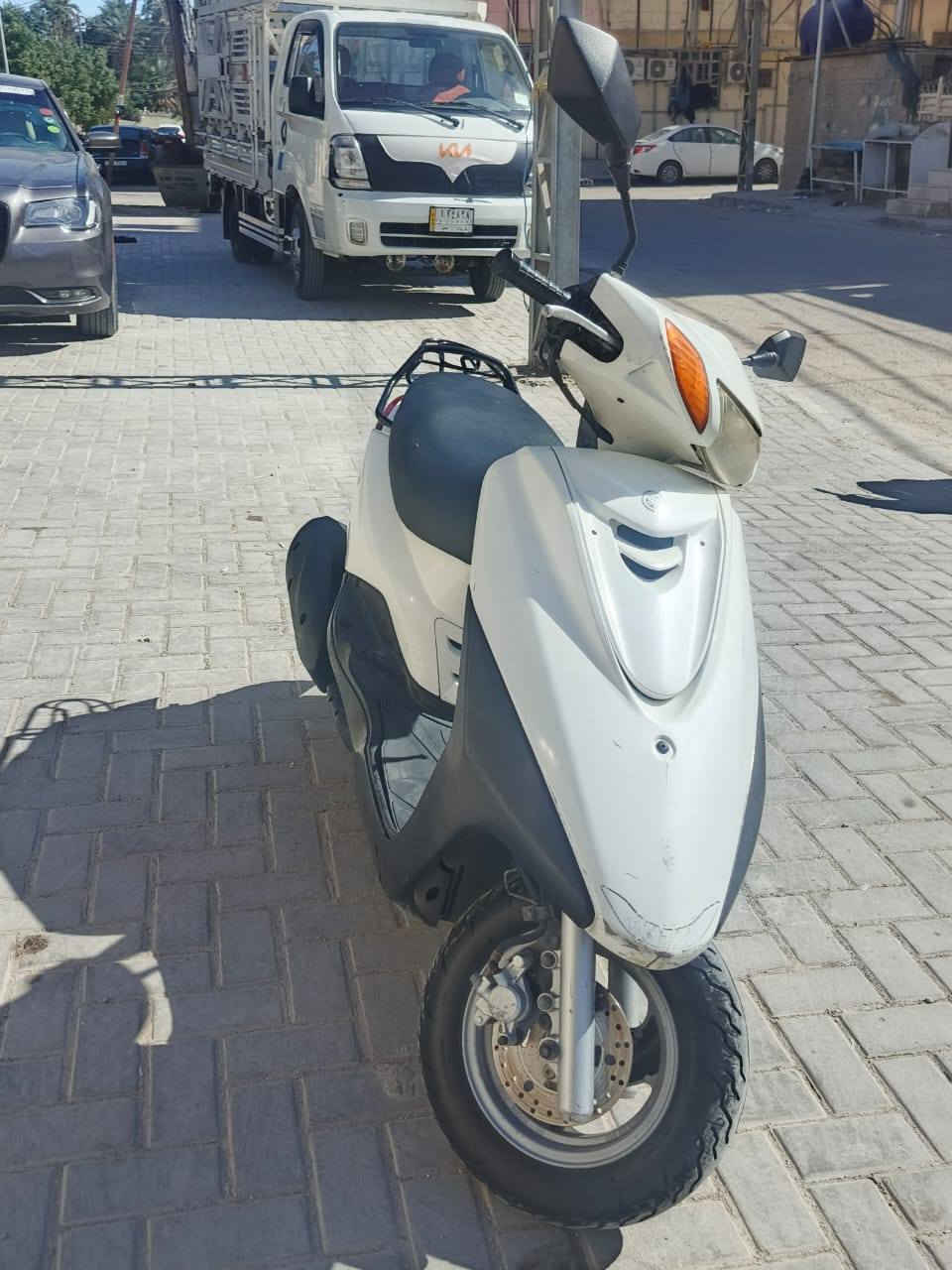 السلام عليكم دراجه اكزز للبيع مكفوله من كلشي بس كلجاتها تعبانه وكلها شغالها كهرباياتها كله شغاله سعر 750  بيع مستعجل المو شراي لا يراسل وسعارهن معروفها *********** مكان شارع ابو طالب
