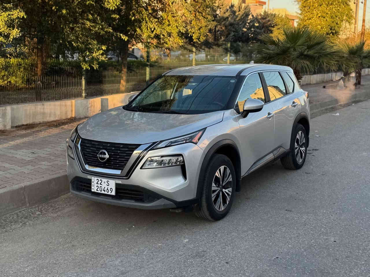 روج SV AWD 2023 دخول وترقيم جديد اربيل
مكان السياره اربيل شارع 100 
ماشية 8الاف فقط زيرو 
حادث بسيط وسطحي فقط بنيد صبغ بدون دواخل بدون بارد بدون شخوط ورصعات 
 
المواصفات:
 فور ويل ( AWD )  - رادارت 360 (امامي خلفي جانبي) - تشغيل عن بعد - نقاط عمياء - قطعتين تبريد  - تحديد مسار - كشن كهرباء - مناخ منفصل - اوتو بريك توقف ذاتي امامي خلفي عند الاقتراب من اي جسم ( مانع تصادم ) - بصمة تشغيل وابواب - دخول ذكي  -  اوتو هولد - حساسات  - اوتو ستوب - خمس انظمة قيادة - قيادة ذاتيه  - مثبت سرعة - اشاير بالمري - شاشة تدعم كار بلي + اندرويد اوتو - وبعد بيها هووواي مواصفات 
محرك ١٥٠٠ توربو

‏‎السعر 169 وبيها مجال 
***********
