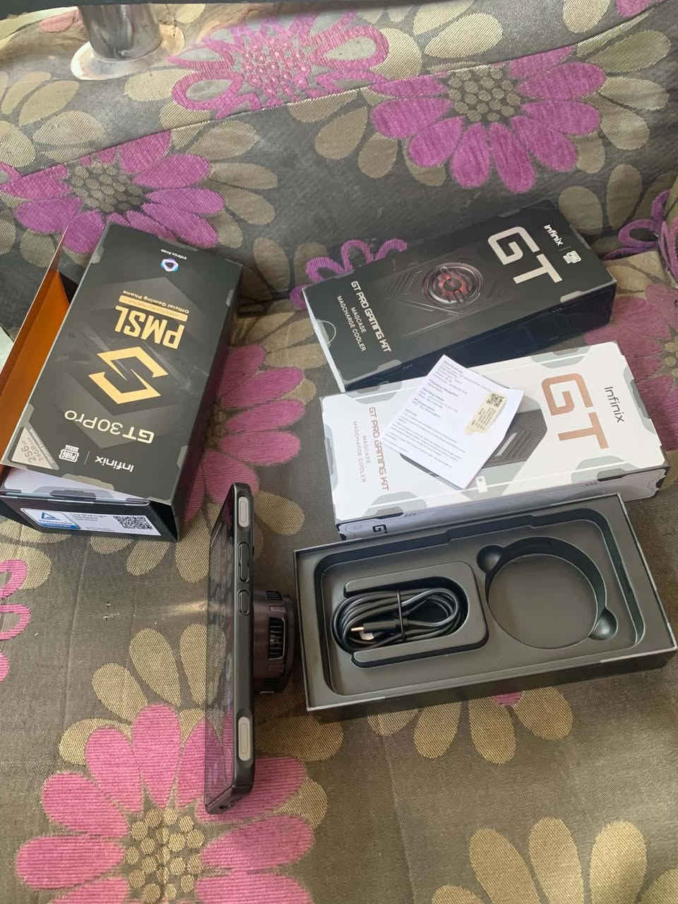 انفنكس  جيتي 30 برو 5g مرتب وشرط 120 فريم ببجي كامل ملحقات بلادي فريز وشاحنه بلاديه بس بي خط بشاشه ممأثر وطبيعي للبيع سعره 260 وبي مجال للشراي رقم ***********
