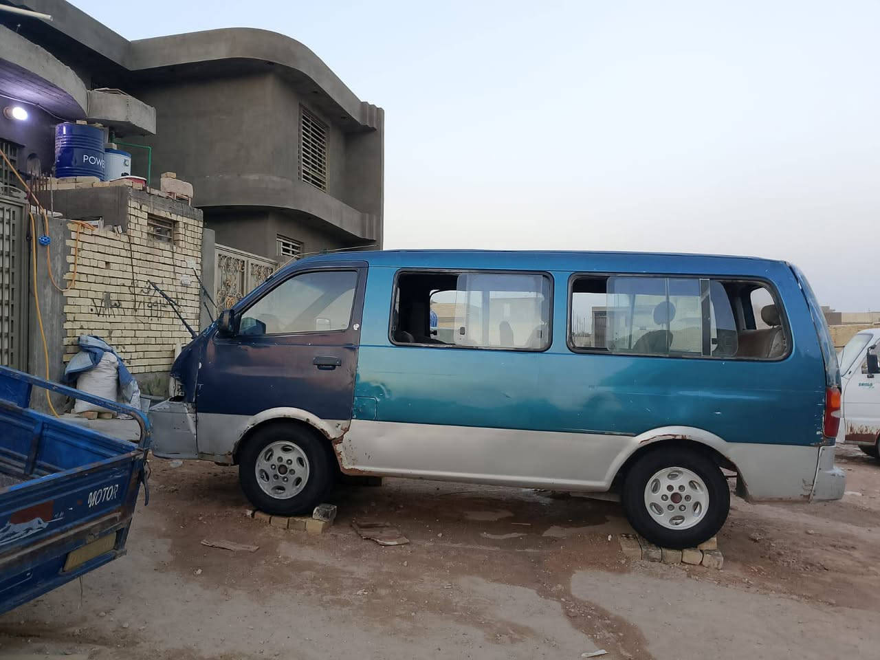سلام عليكم من رخصت مدير لكروب بريجو موديل 97محرك 3000نضيف كير اكسن نضيف حداديه نص عمر تخم تاير نضيف باتري سلف داينمو كهربائيات كلها شغاله رقم الماني قادسيه لسعر 35 بيها مجال لمكان نجف للبيع ولمراوس للستفسار اكثر لرقم ‏‪***********‬‏
