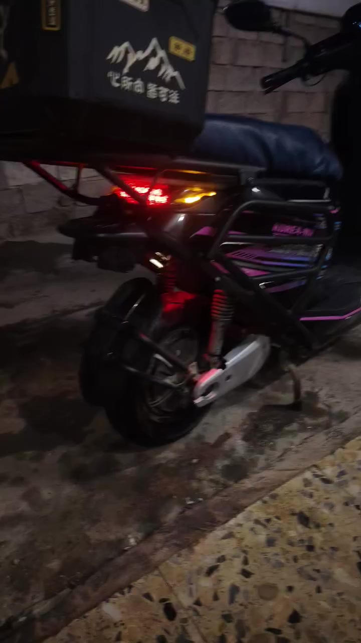 سلام عليكم اخوان دراجه للبيع نضيفه كلش مابيه اي نقص 6 بطاريات الملف 2000   سعر 700 وبيه مجال


**إذا كنت صاحب هذا الإعلان وتريد حذفه لأي سبب، رجاءا أرسل رسالة إلى الدعم الفني**