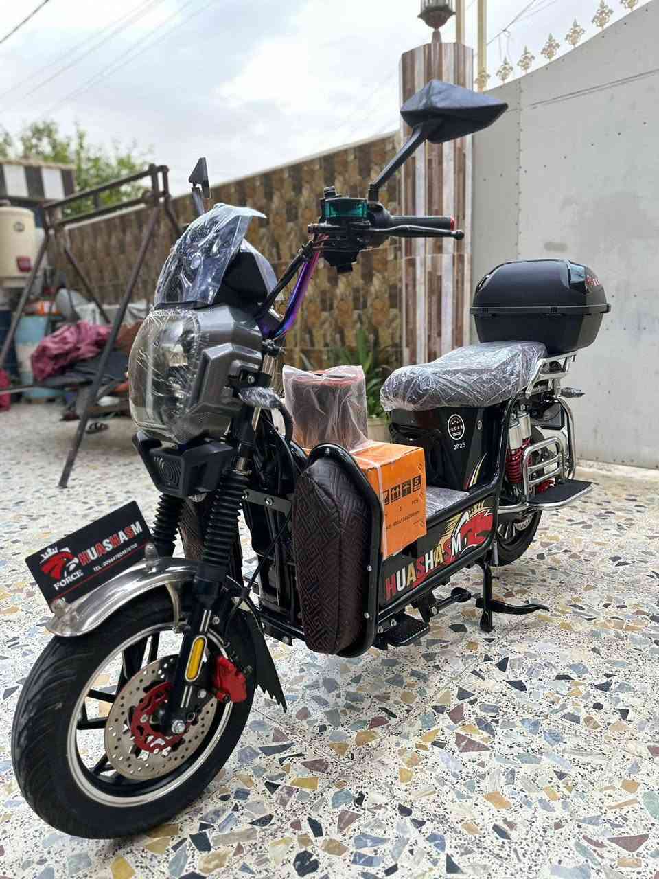 للبيع موطور شحن هيوشه شكل 26 موطور حيل نضيف اشدلك ويا تخم جديد هيوشه 36 انبير
السعر 690 وبي مجال بسيط 
للتواصل ***********
