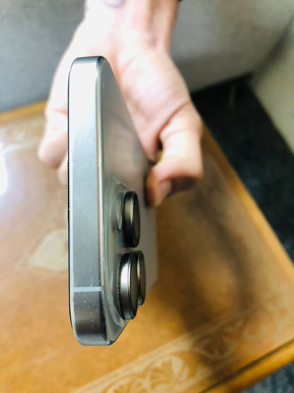 السلام عليكم ايفون 15برو ماكس لبيع شرق اوسط خطين ذاكر 512بطاريه 89فقط  بي كسر صغير بلضهر  مكفول من كلشي سعر975 كامل ملحقات كارتونه +كيبل عنواني كربلاء ***********
