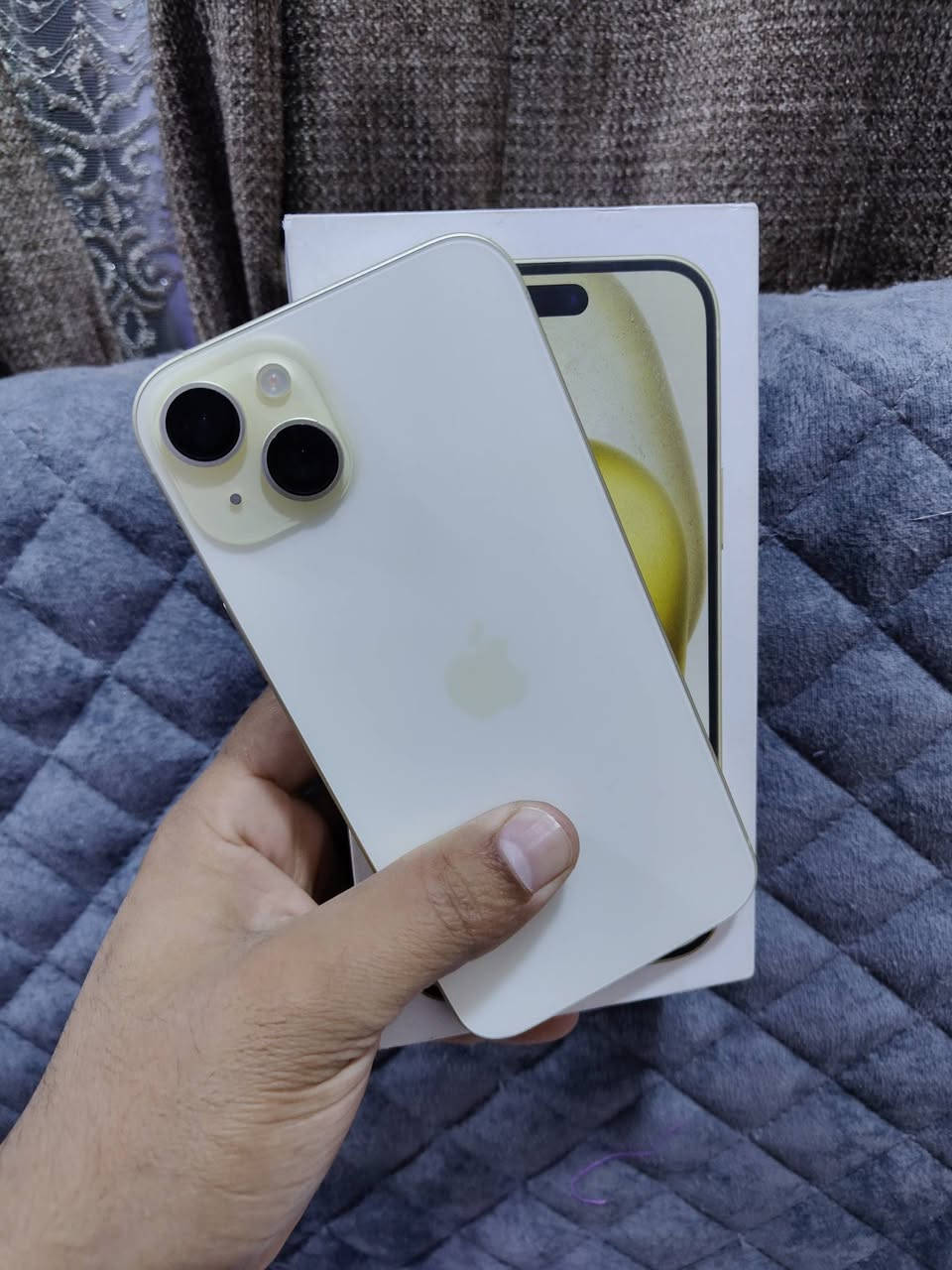 السلام عليكم
للبيع أو مراوس ايفون 15 بلاص دبل شريحه 
ذاكره 128 بطاريه 87 بلادي على وضع الشركه
حته وصل الشراء موجود كامل ملحقات الاصليه 
رقمي ***********
