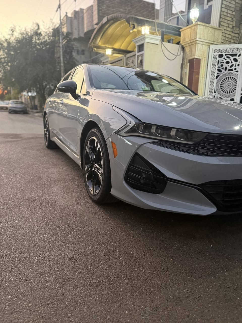 السلام عليكم كي فايف موديل2024
مواصفات جي تي لاين فوول للاخير
اللون سمنتي مميز حادث السياره والسونار موضح بالصور 
بدون صبغ بدون ايرباك سيارة بلادية ماشية 11 الف

مكينة1600تيربو
مواصفات 
بنوراما 
بصمه
شحن هاتف لاسلكي 
قياده ذاتيه ؏ الخطوط السريعه
هاند بريك بصمه
تشغيل عن بعد 
مثبت سرعه 
نضام ABS
مانع انزلاق حساس أطارات 
بك لايت ليد
شاشة
كامره دواره
الاسلكي 
شاشه اعطال
ويل كورم لونين
رادار جانبيه
مراقبة النقطة العمياء
رادار الخطوط البيضاء 
اشاير بالمري 
كشنات جلد +كهرباء +تدفئة
لايتات ‏3 عدسات 
نضام قياده أيكو + سبورت +سمارت +نورمال
بلوتوث + aux + usb
فول تحكم ستيرن
كير أوتو + عادي
ئوتو بريك 
‏ ‏الخريطة
ستيرن حرف. Led D +  زينون
توقف ذاتي عند الرجوع
صندوك بصمه
‏AUTO HOLD
تصميم خارجي رياضي
نظام الملاحة
مصابيح خلفية LED
مصابيح ضباب LED
السعر 217
مكان السياره بغداد البياع
الاستفسار
***********
