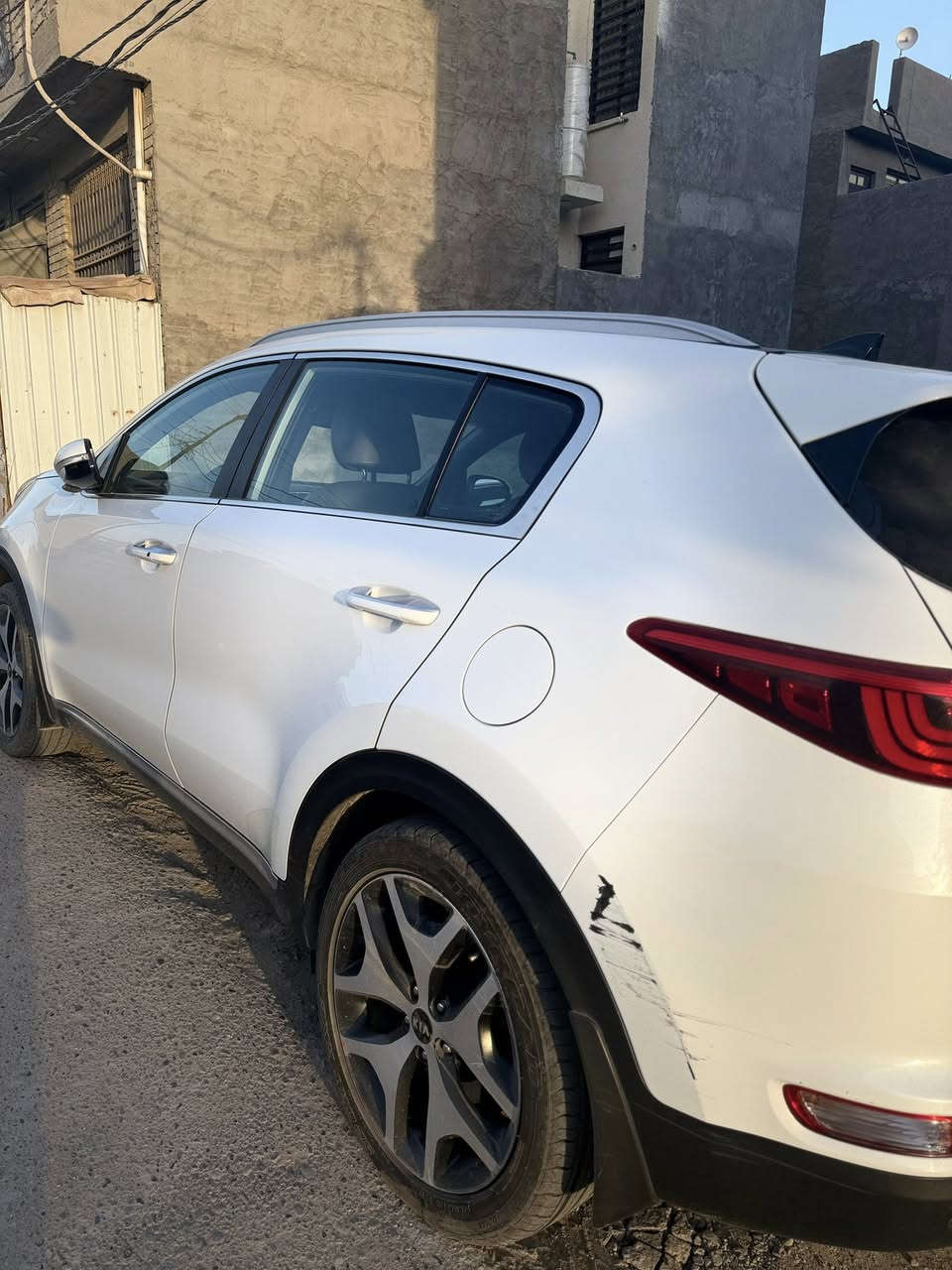 سلام عليكم للبيع سبورتج 2018جتي لاين اعلا فئه بلسبورتج رقم بغداد الجديدمكينه 2000 دوش ماشيه 135 حقيقي السياره بيه 3 قطع صبغ ومشتغليه شغل درجه اولى ومرتب والسياره احلا من الصور السعر 175 وبيه مجال للستفسار اتصل *********** متواجد فقط واتساب او الاتصال على الرقم
