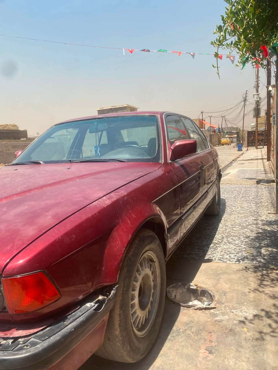 السلام عليكم بيأم 7٣٥ رقم بغداد إنكليزي تخم تاير حداديه جديده سياره جديده خير من الله العنوان بغداد  السعر 38بيهه مجال رقم ***********
